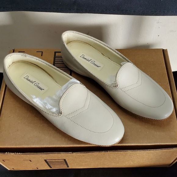 DANIEL GREEN Women's Meg Slipper Size 6.5, Bone - Picture 2 of 9